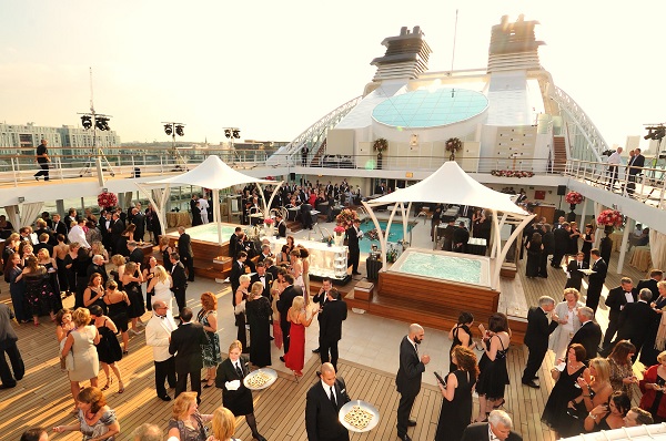 Yachts of Seabourn : Seabourn Sojourn Inaugural Events : Poolside Party & Cocktails