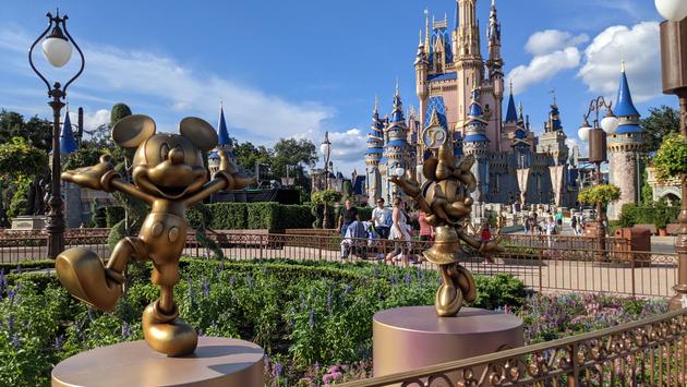 Novo pacote de viagem da Disney leva os hóspedes a todos os 12 parques temáticos ao redor do mundo