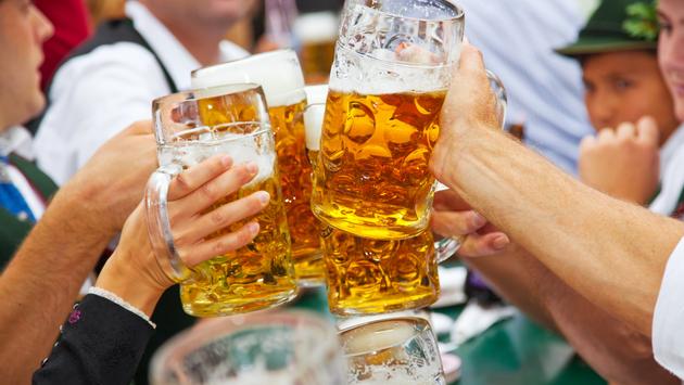 Oktoberfest retorna à Alemanha sem restrições relacionadas ao COVID